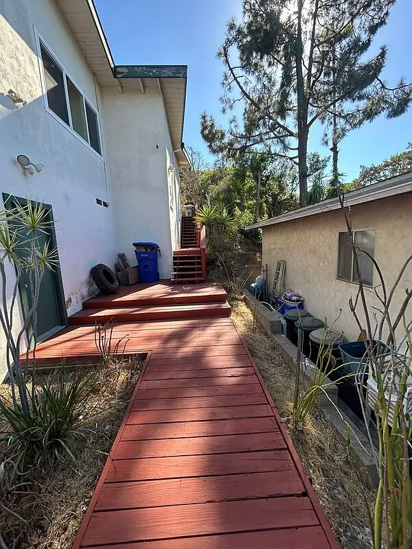 4 bed, 3.0 bath, 2488 sqft, $5,000 — Photo 2