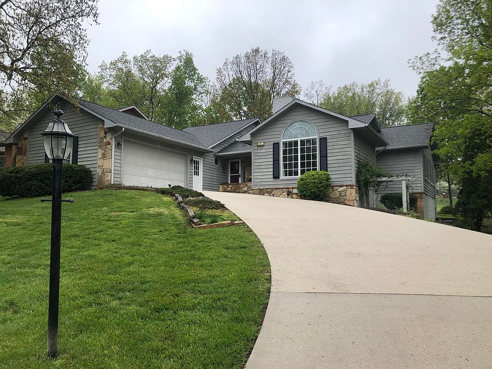 1st image of 371 Snead Dr