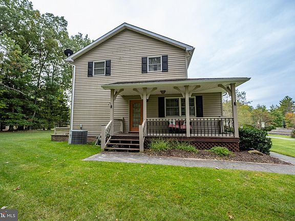 3rd image of 1113 White Pine Cir
