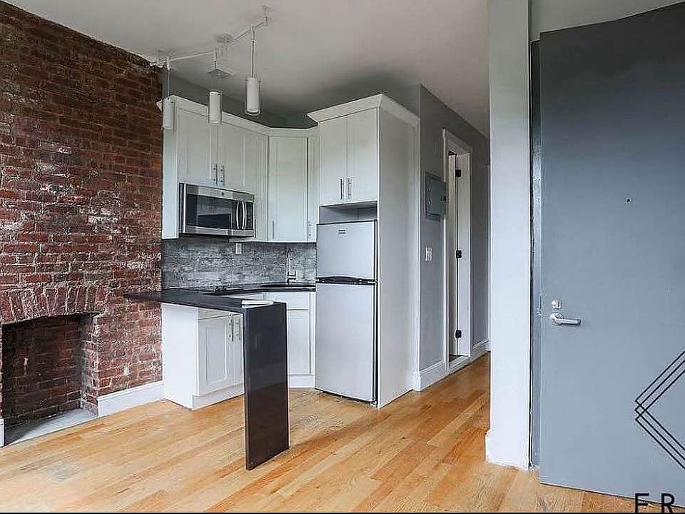1st image of 913 Saint Johns Pl #3G