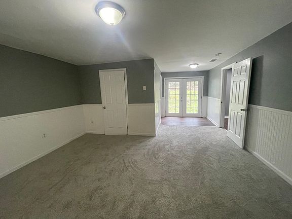 3rd image of 3339 Redbud Rd