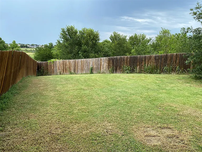 160 Lakeview Ct — Photo 9