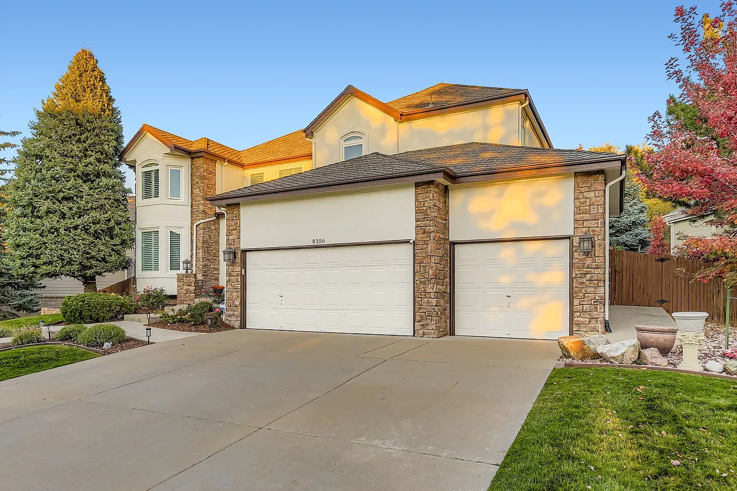 5 bed, 4921 sqft, $6,000 — Photo 3
