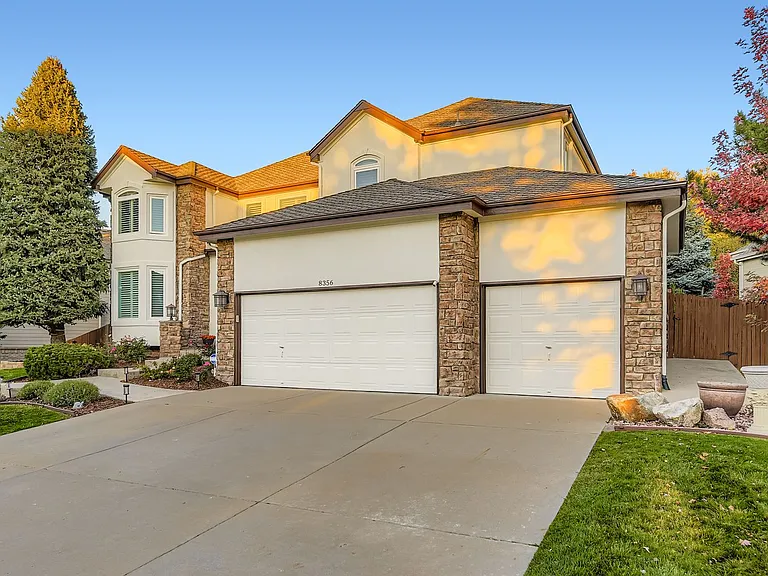 8356 Green Island Cir — Photo 3