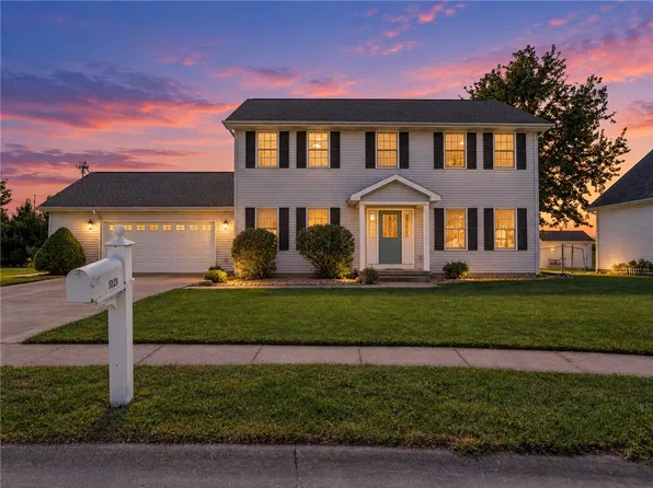 1029 Amanda Ct, Arthur, IL 61911