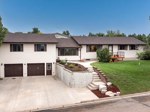 418 16th St NE, Beulah, ND 58523