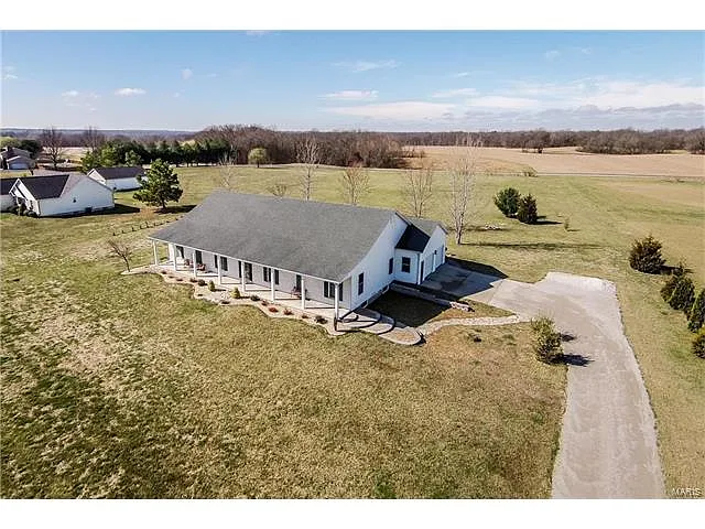 1009 Roseberry Dr photo 1