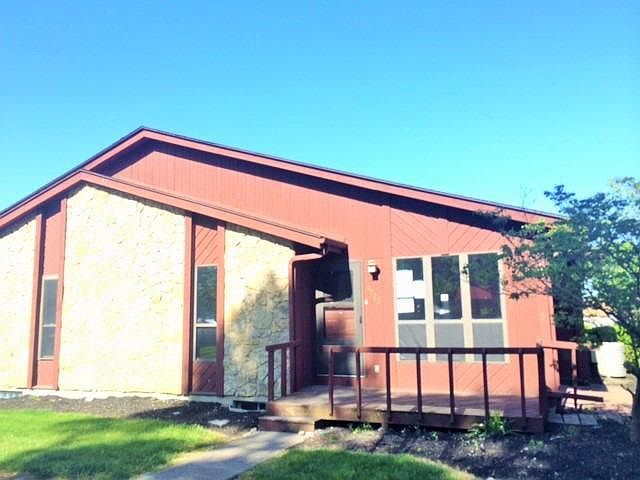 1st image of 4725 Caprice Dr