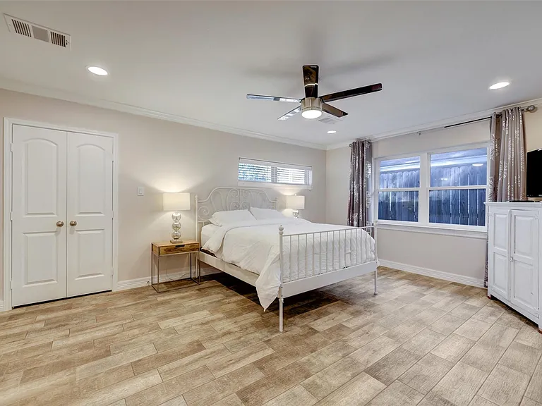 9007 Beverlyhill St — Photo 10