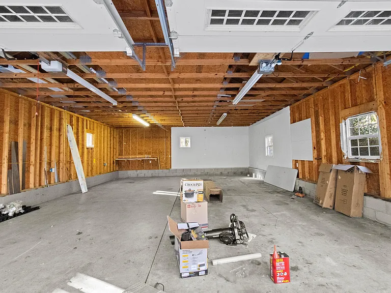 42 Halton Ct — Photo 10