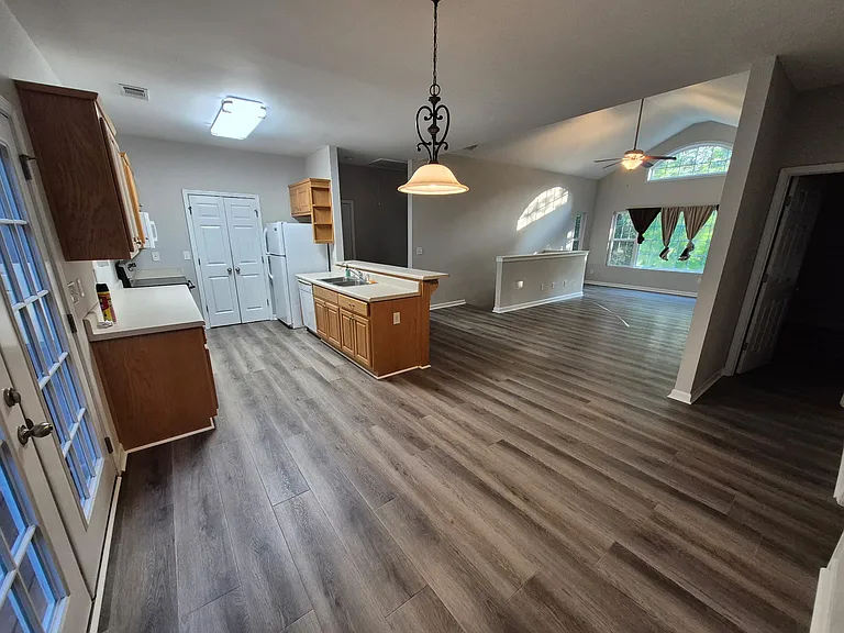 420 Pointe Cir — Photo 4