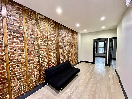 Rented by Pear NYC LLC | media 39