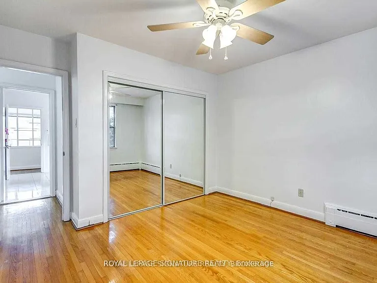138 Woburn Ave — Photo 6