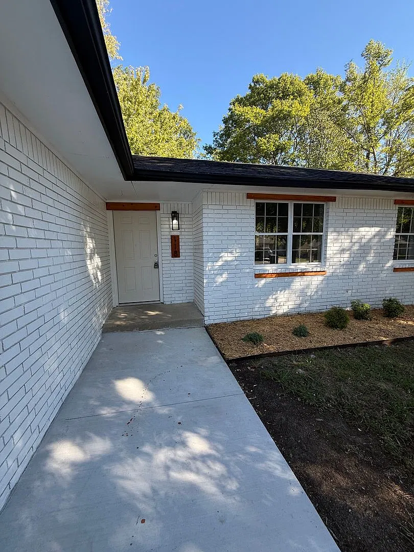 Charming 3 Bedroom in Broken Arrow — Photo 2