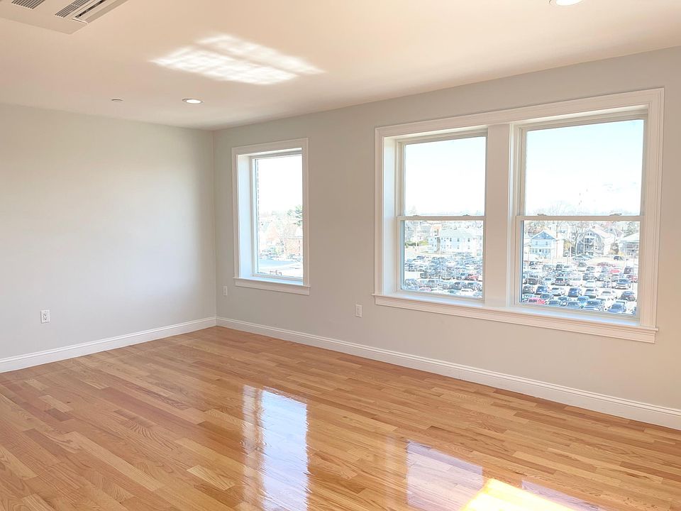 1st image of 325 Newport Ave APT 40