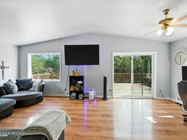 1060 E McAdoo Way, Wasilla, AK 99654