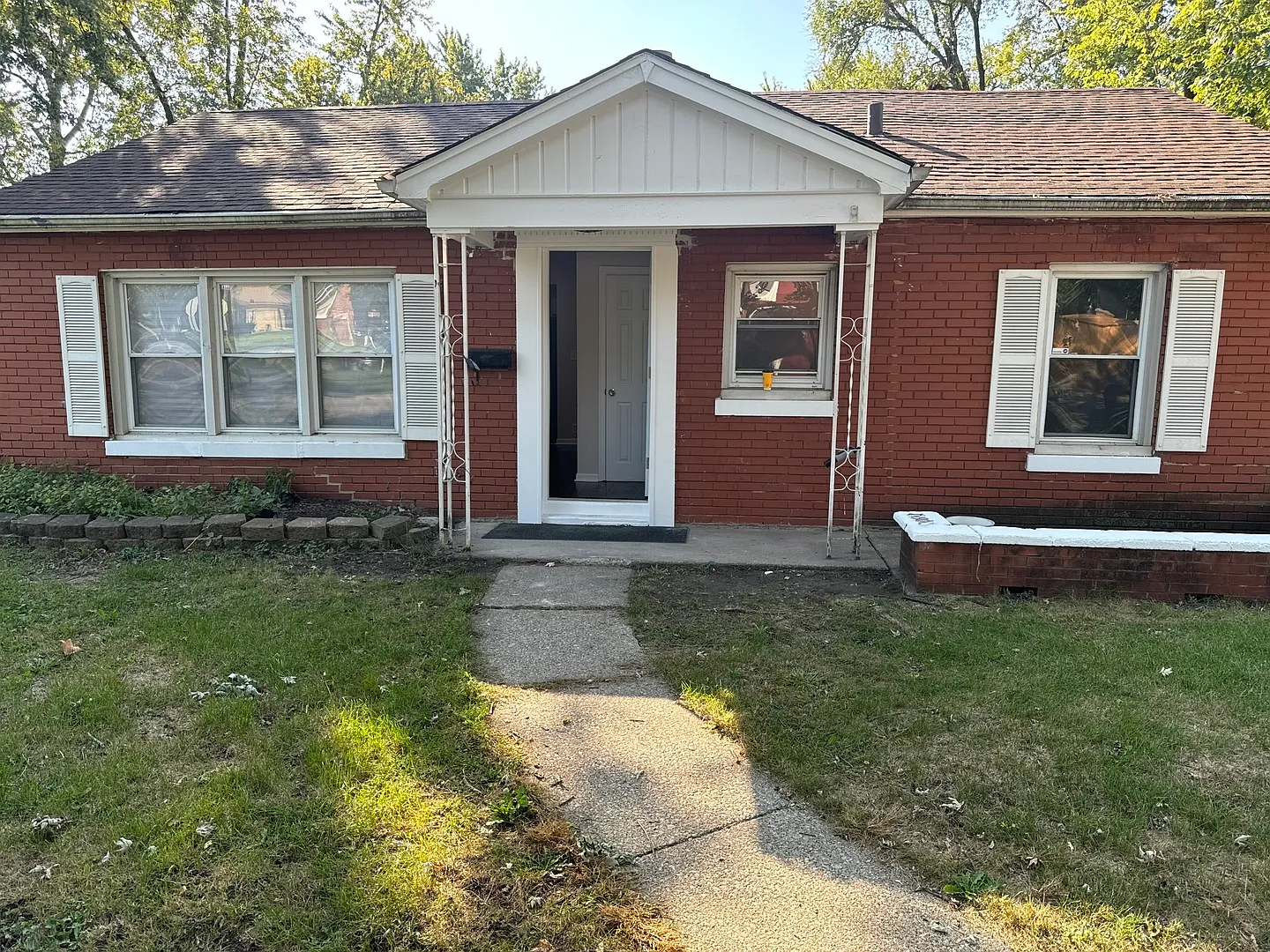14900 Irving Ave photo 1