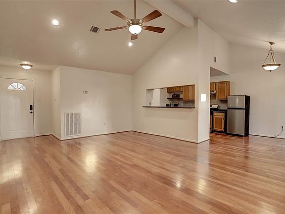 3rd image of 2502 Lively Ln
