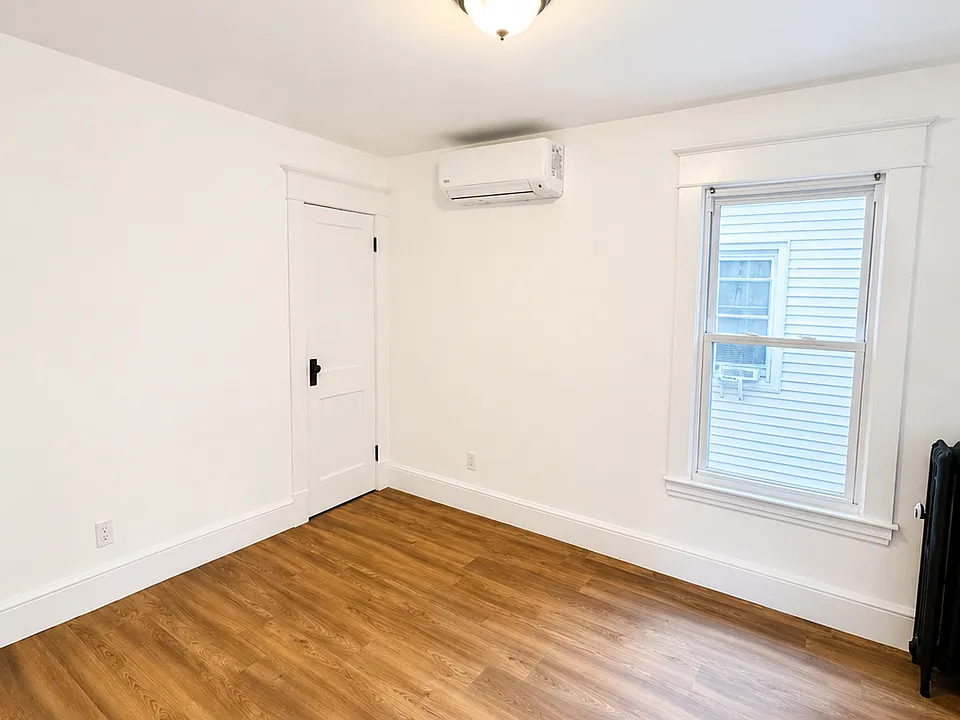 1083-1085 Sumner Ave #2