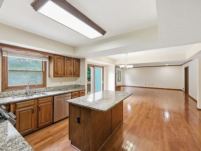 7666 Windwood Dr — Photo 14