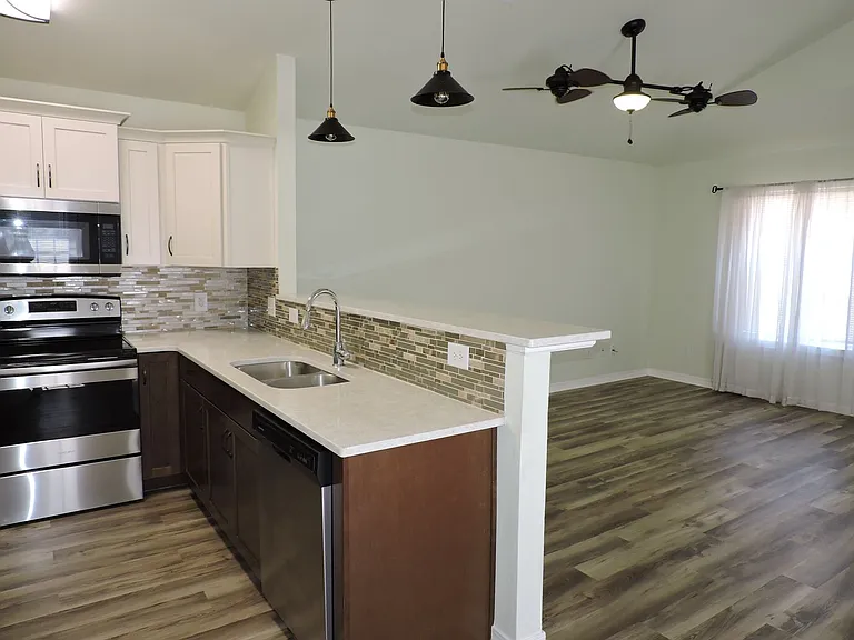 508 E Gonzalez St — Photo 8