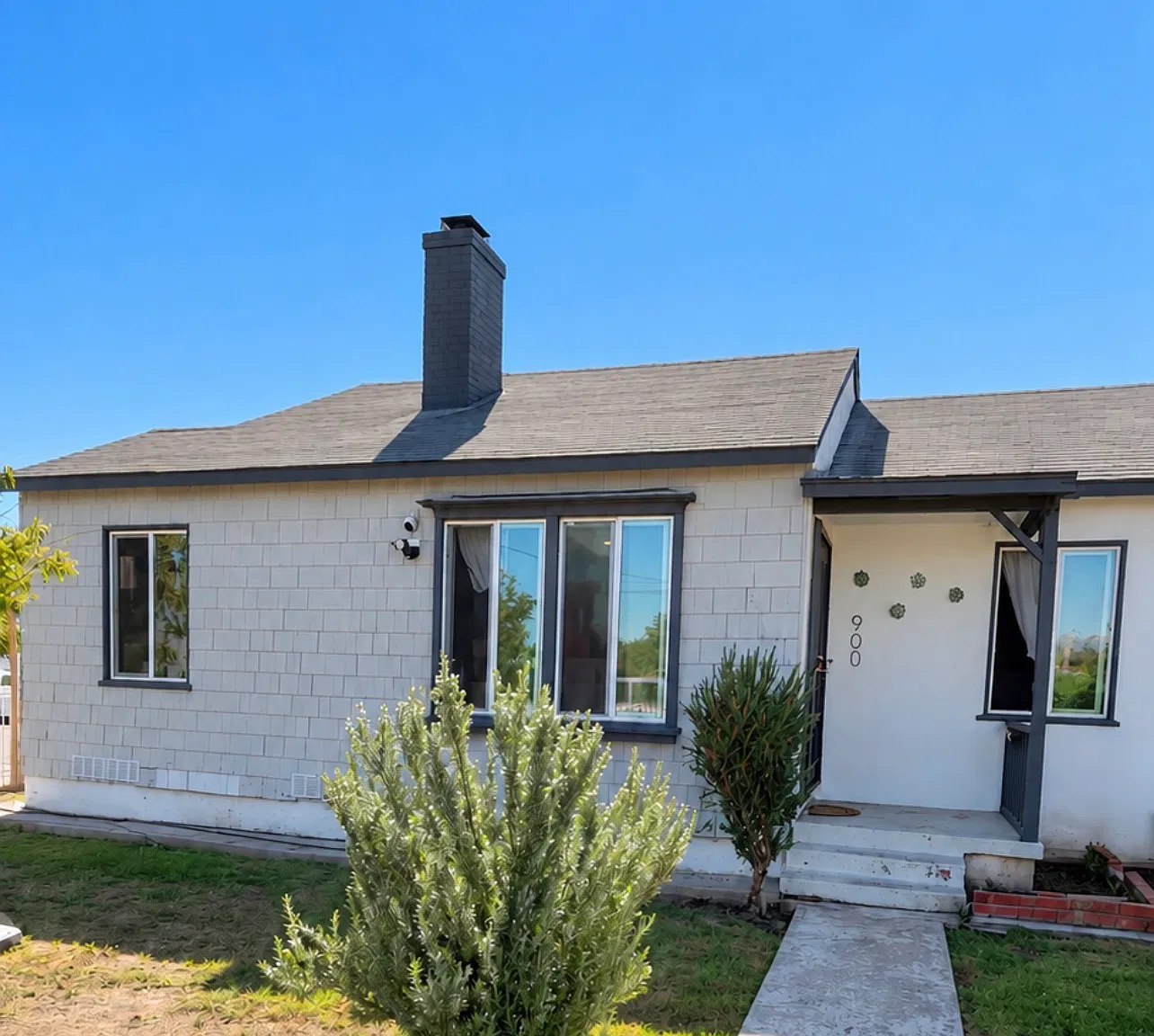 3 bed, 1005 sqft, $3,300 — Photo 1