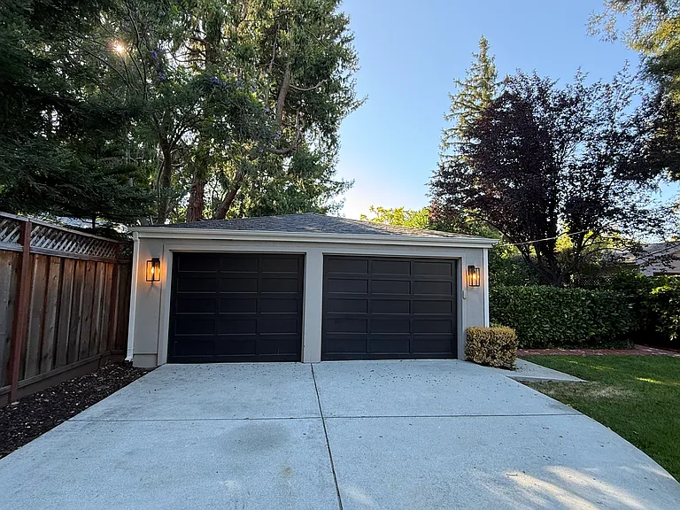 360 Stanford Ave — Photo 16