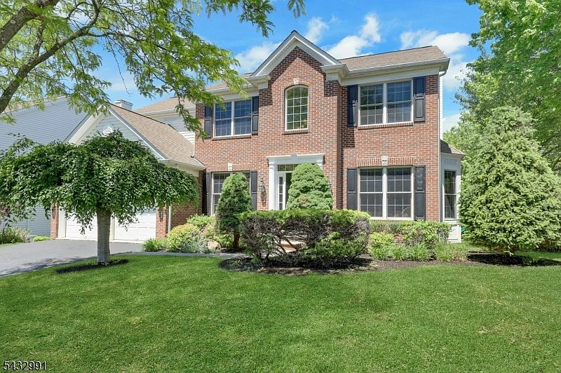 1st image of 81 Lafayette Cir #81