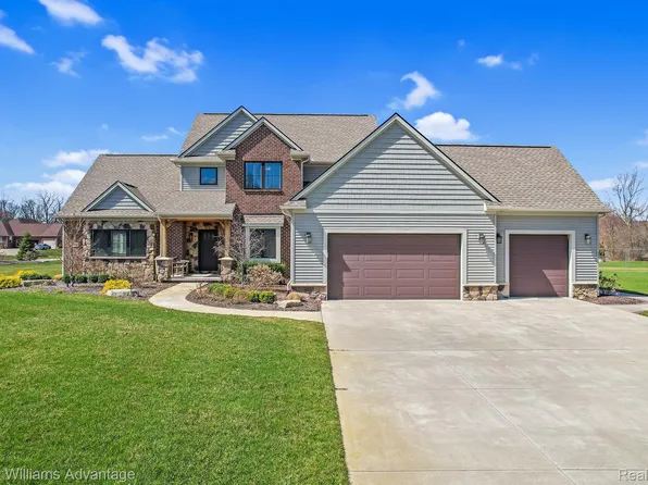 5551 Mesa Verde Trl, White Lake, MI 48383