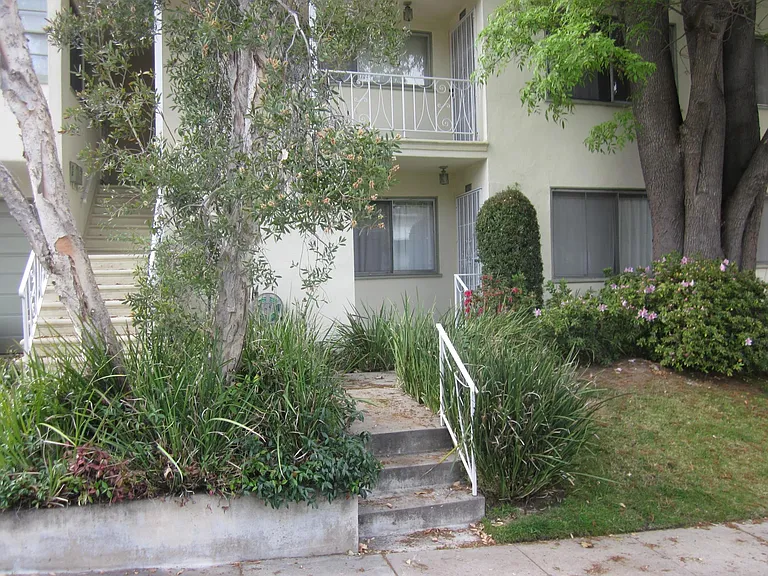2101 Benecia Ave — Photo 1