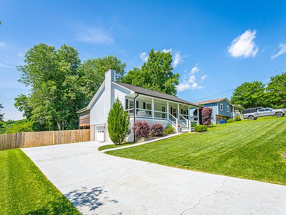 4th image of 614 Courtney Ln
