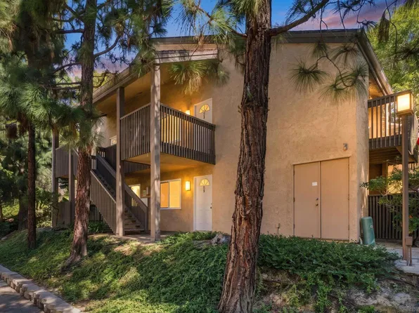 8692 Via Mallorca APT D, La Jolla, CA 92037