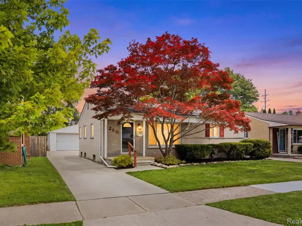 8250 Shari Dr, Westland, MI 48185