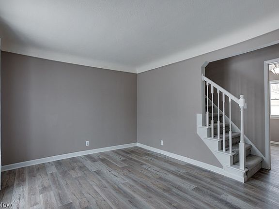 4th image of 30314 Mildred Dr