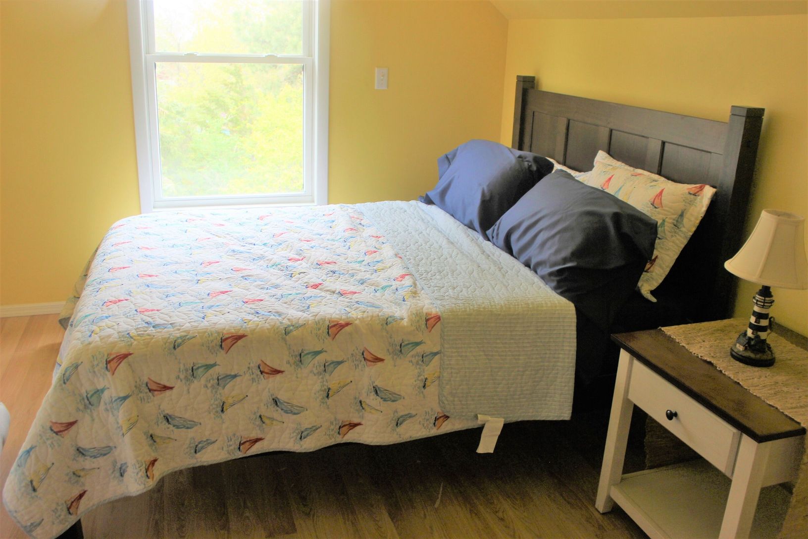  Second floor queen bedroom