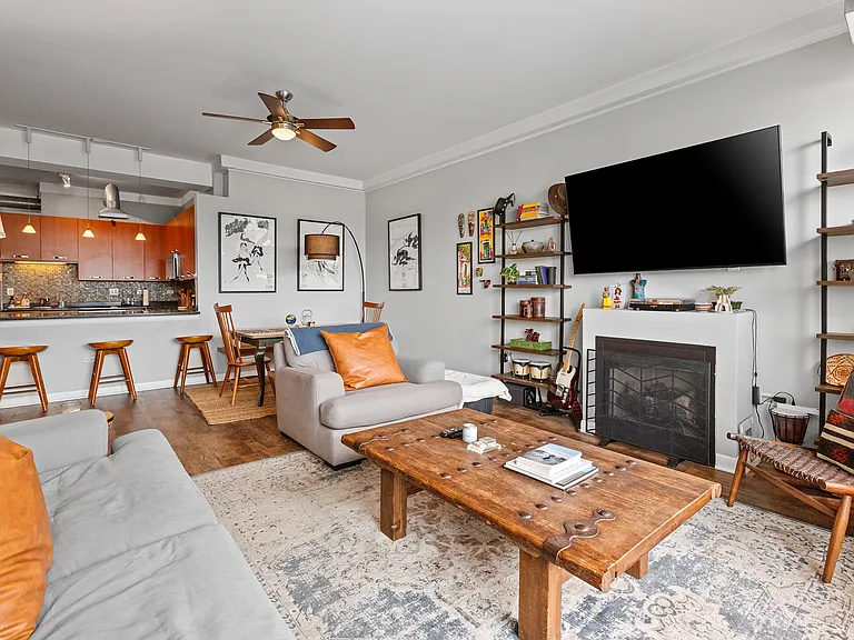 1225 W Morse Ave #304 — Photo 5