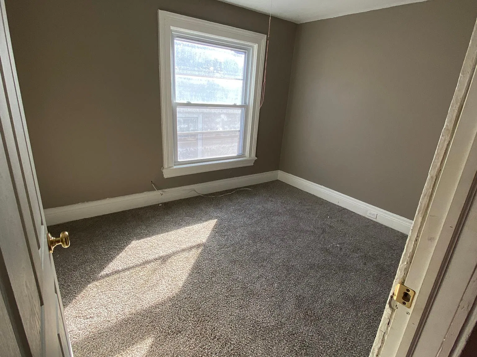3 bed, 1000 sqft, $1,250 — Photo 3