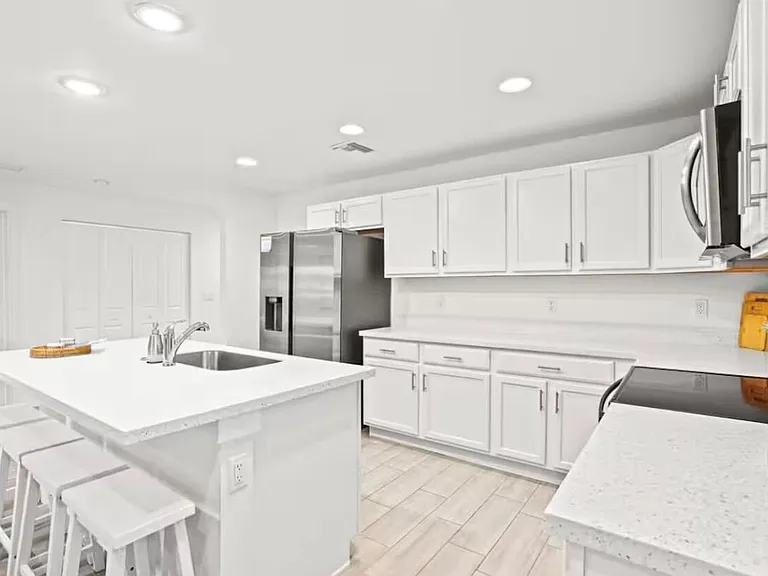 565 Lilac Ct — Photo 10