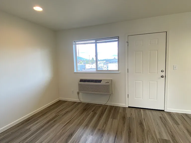 114 W Adams Ave #19 — Photo 5