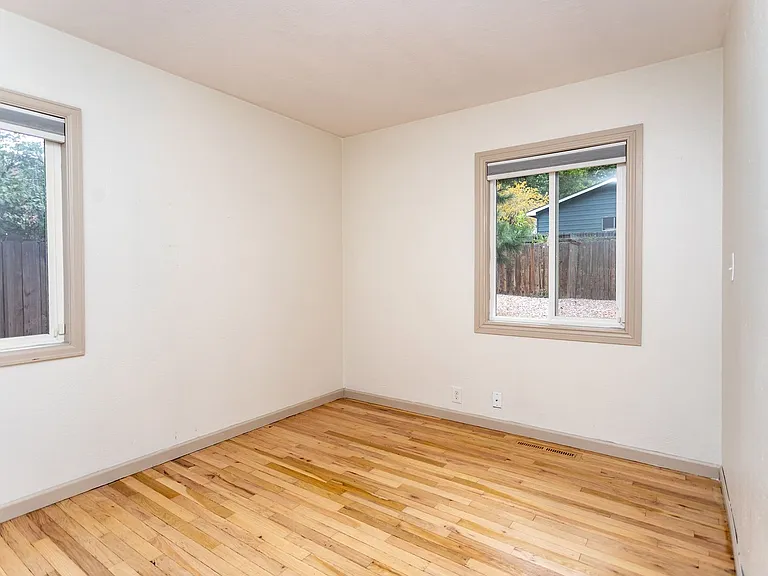 1005 Norwood Ave — Photo 17