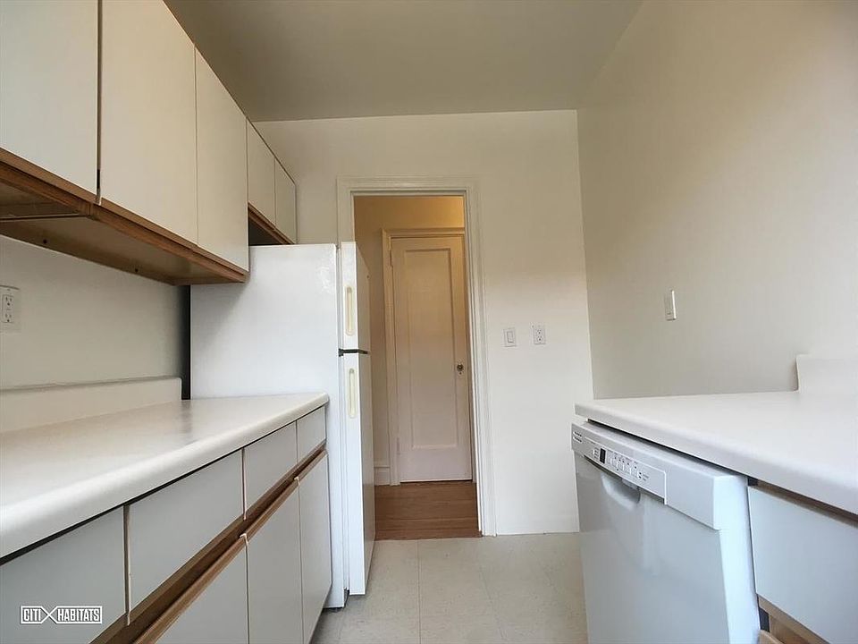 1st image of 3121 29th St APT 3C