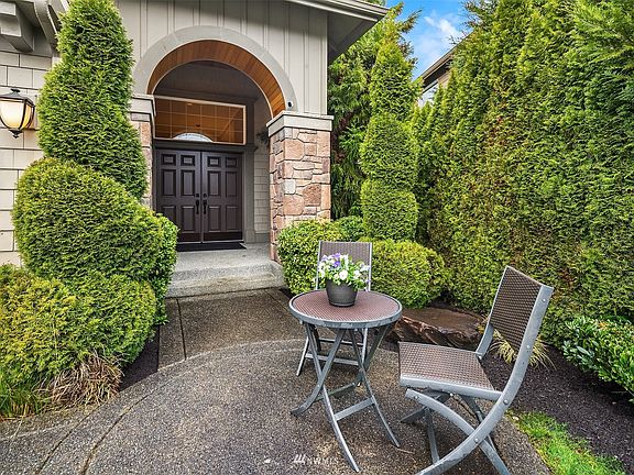Inviting covered front porch.