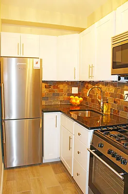 Sold by Valeo Realty Group LLC | media 15