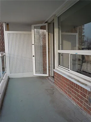 Sold by R New York | media 26