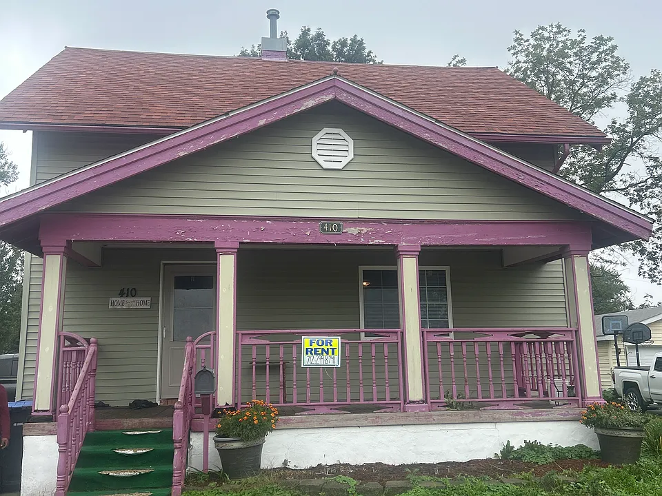 410 Russell St