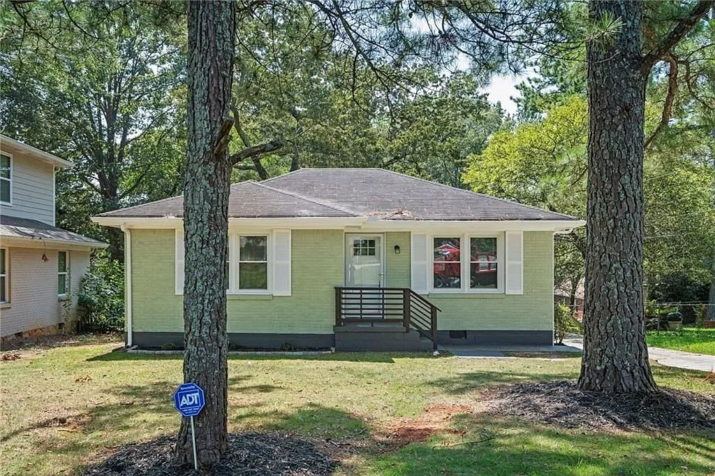 2 bed, 1.0 bath, 980 sqft, $1,650 — Photo 3