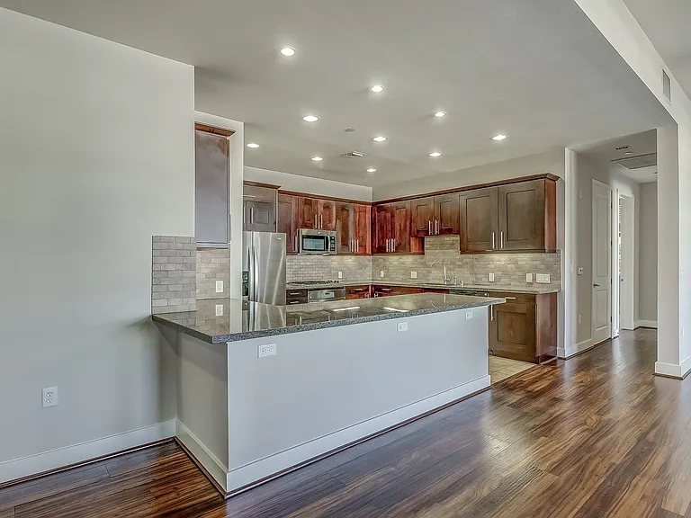 Axis 2300 Apartments — Photo 23