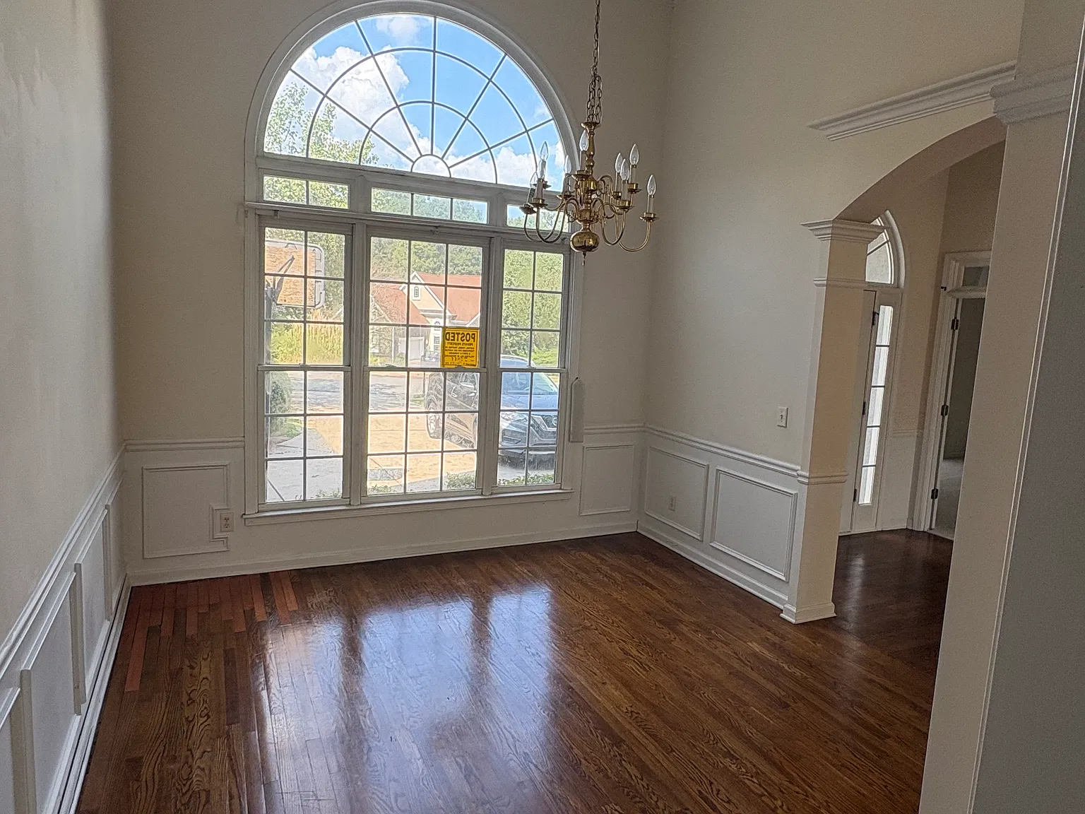 3 bed, 2.5 bath, 2461 sqft, $2,295 — Photo 3