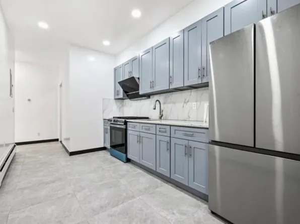 (undisclosed Address), College Pt, NY 11356