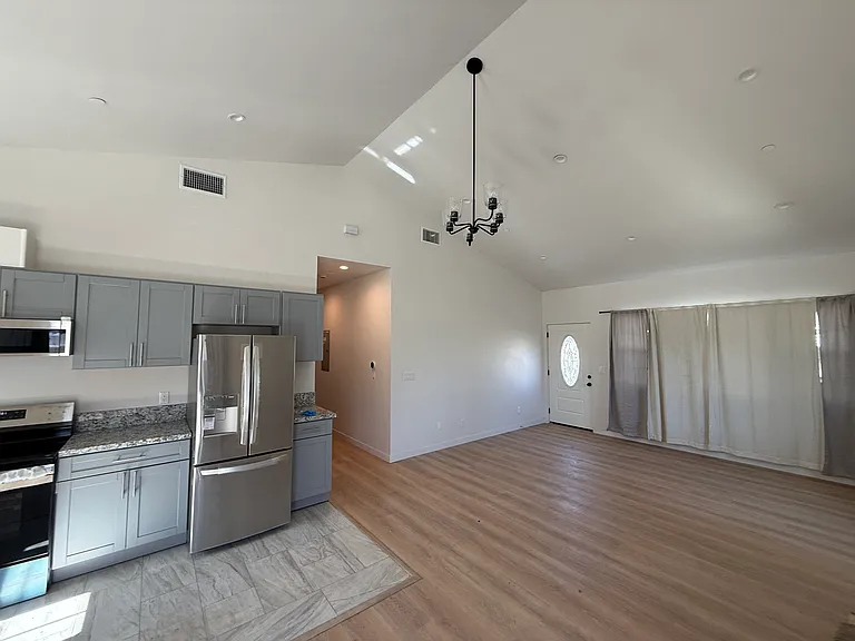 20352 Sherman Way — Photo 16